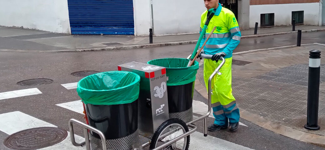 Carrito de limpieza viaria 100% eléctrico Feniks entregado a FCC para Madrid
