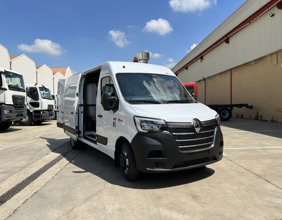 Hidrolimpiador con motor auxiliar para Urbaser