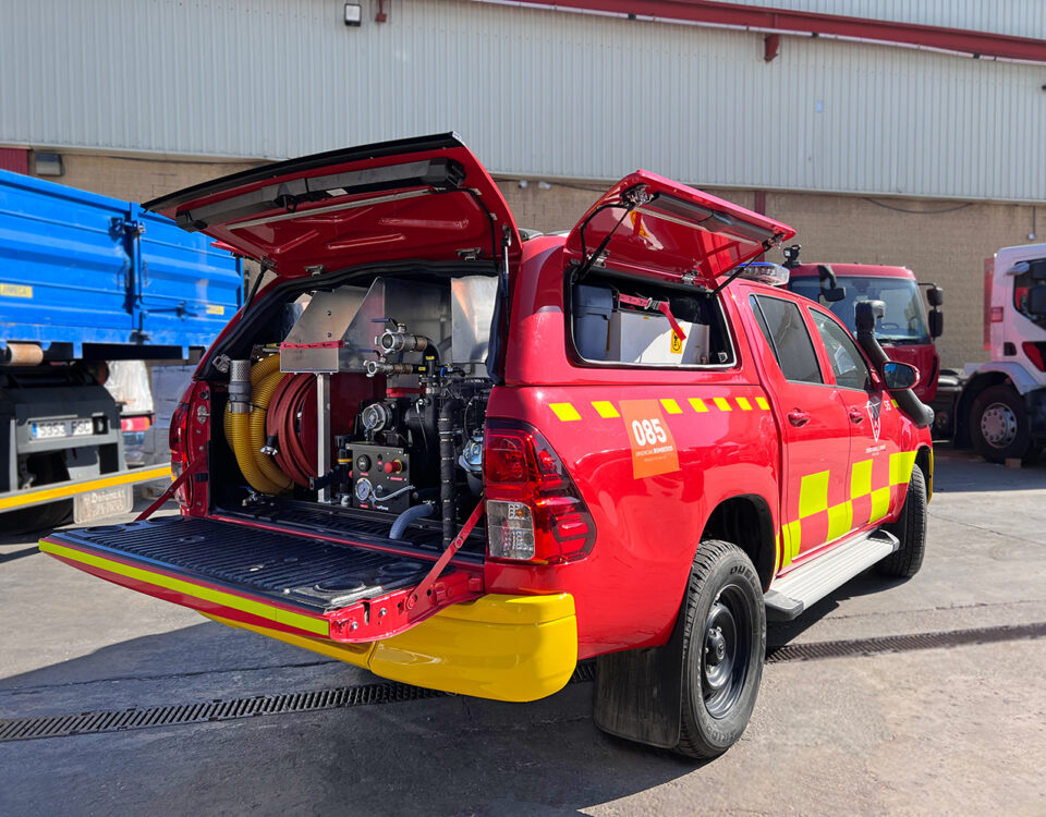 Autobomba todoterreno ligera Feniks para el Consorcio Provincial de Bombeos de Málaga