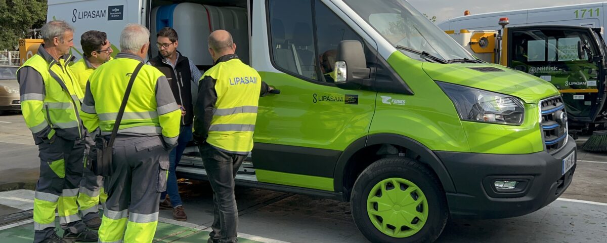 Formaciones sobre el uso de los vehículos hidrolimpiadores eléctricos Feniks para Lipasam
