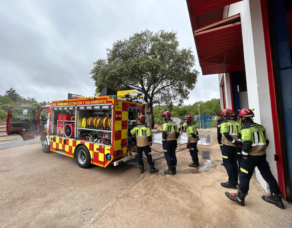 Formación para el uso y mantenimiento de B1L Feniks para el consorcio de bomberos de Huelva