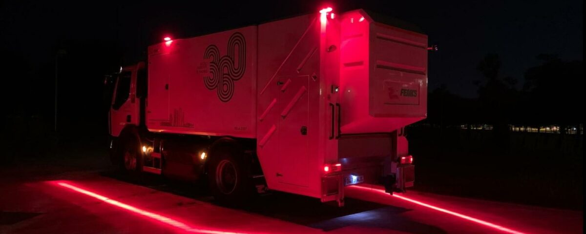 Instalación de sistema de luces perimetrales de lavacontenedores de carga trasera Feniks para Contenur