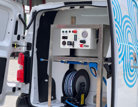 VEHICULO HIDROLIMPIADOR FENIKS PARA ACCIONA_03 Vehículo hidrolimpiador compacto Feniks para Acciona