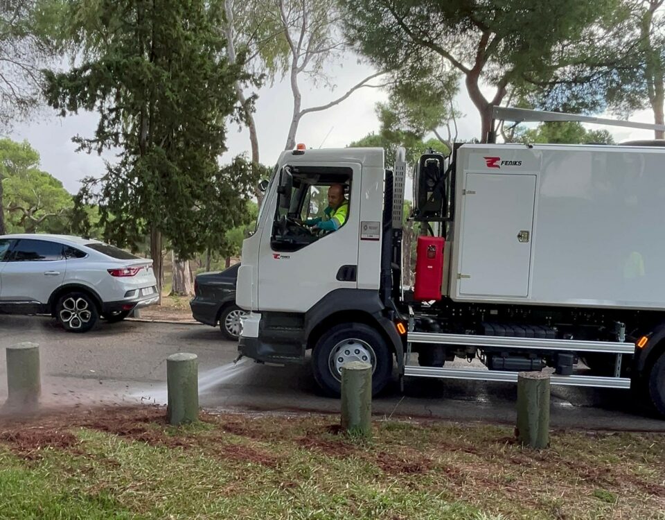 Baldeadora hidrostática Feniks para Acciona con destino Madrid