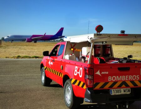 VRE FENIKS PARA ANENA Vehículo todoterreno Feniks para AENA con destino diferentes aeropuertos del pais